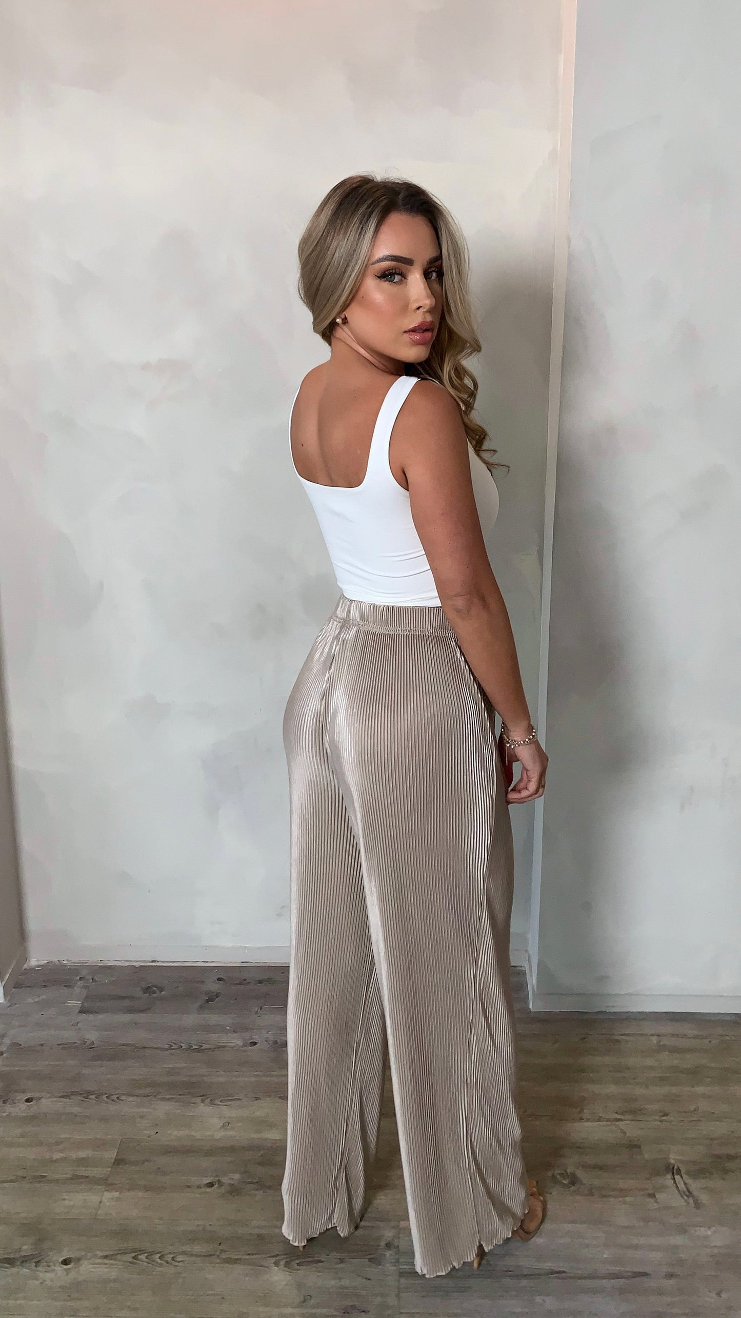 Mia Tank Crop Top - Off White