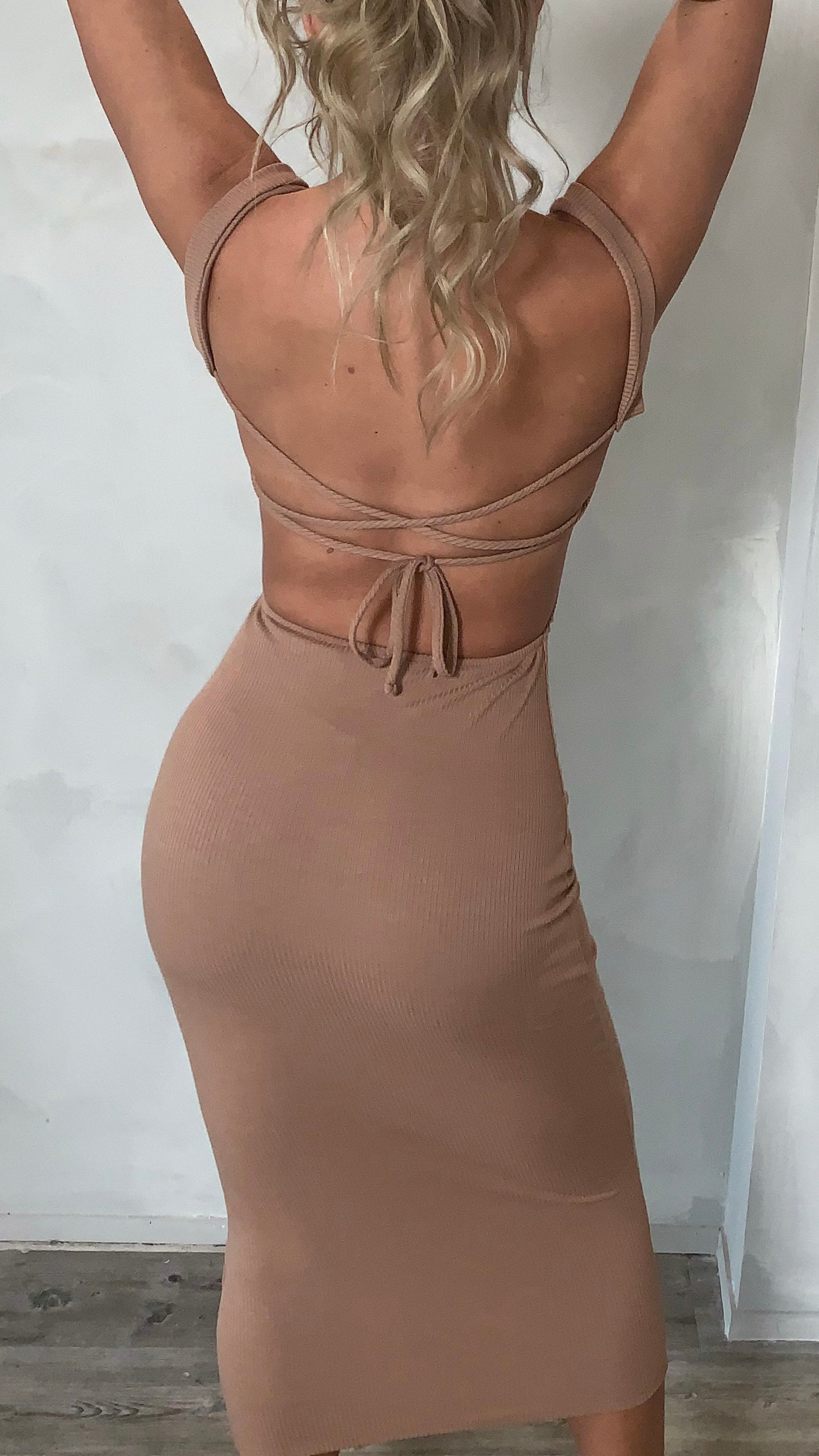 Ava Ribbed Midi Dress - Mocha