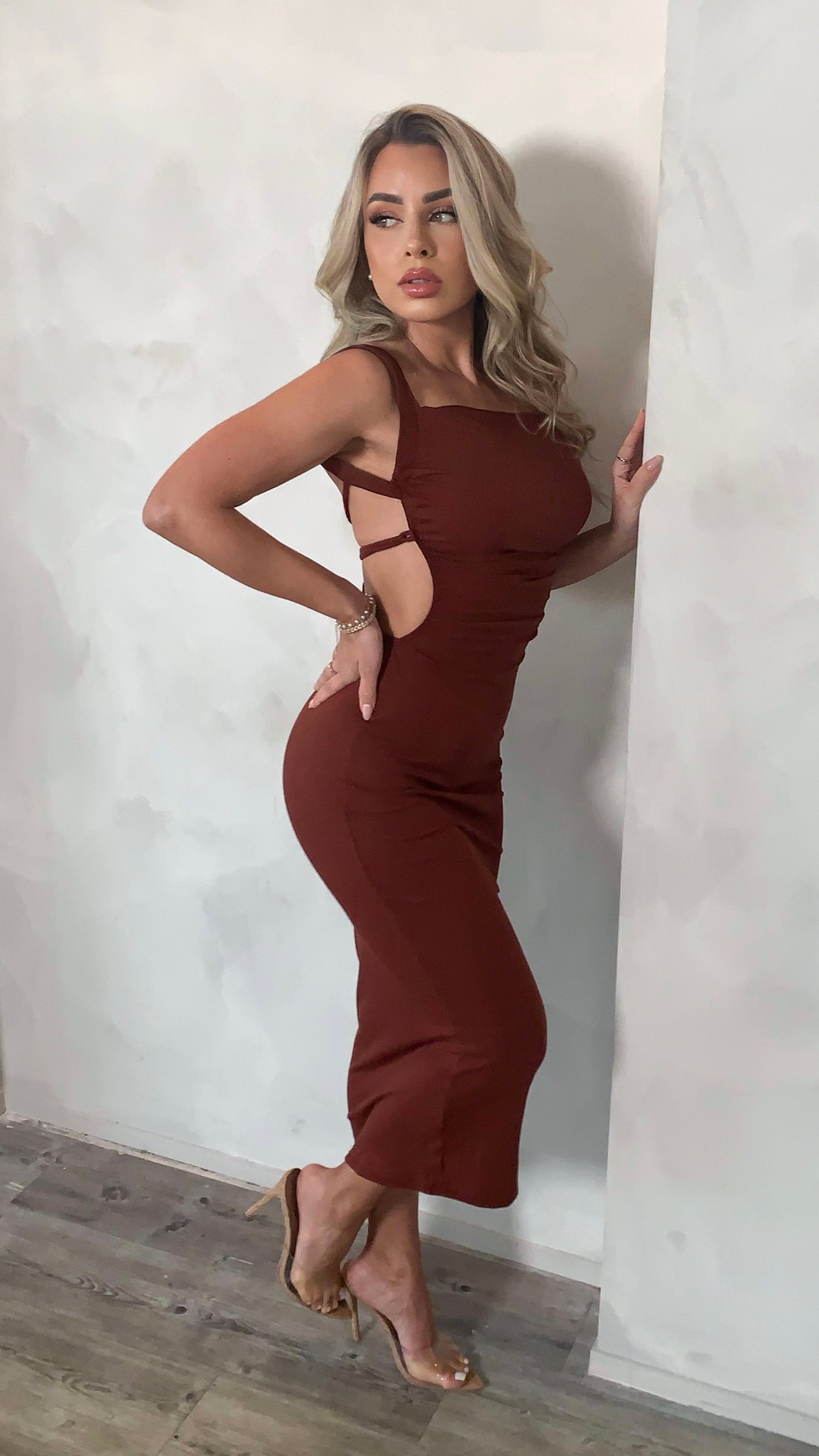 Ava Ribbed Midi Dress - Rust